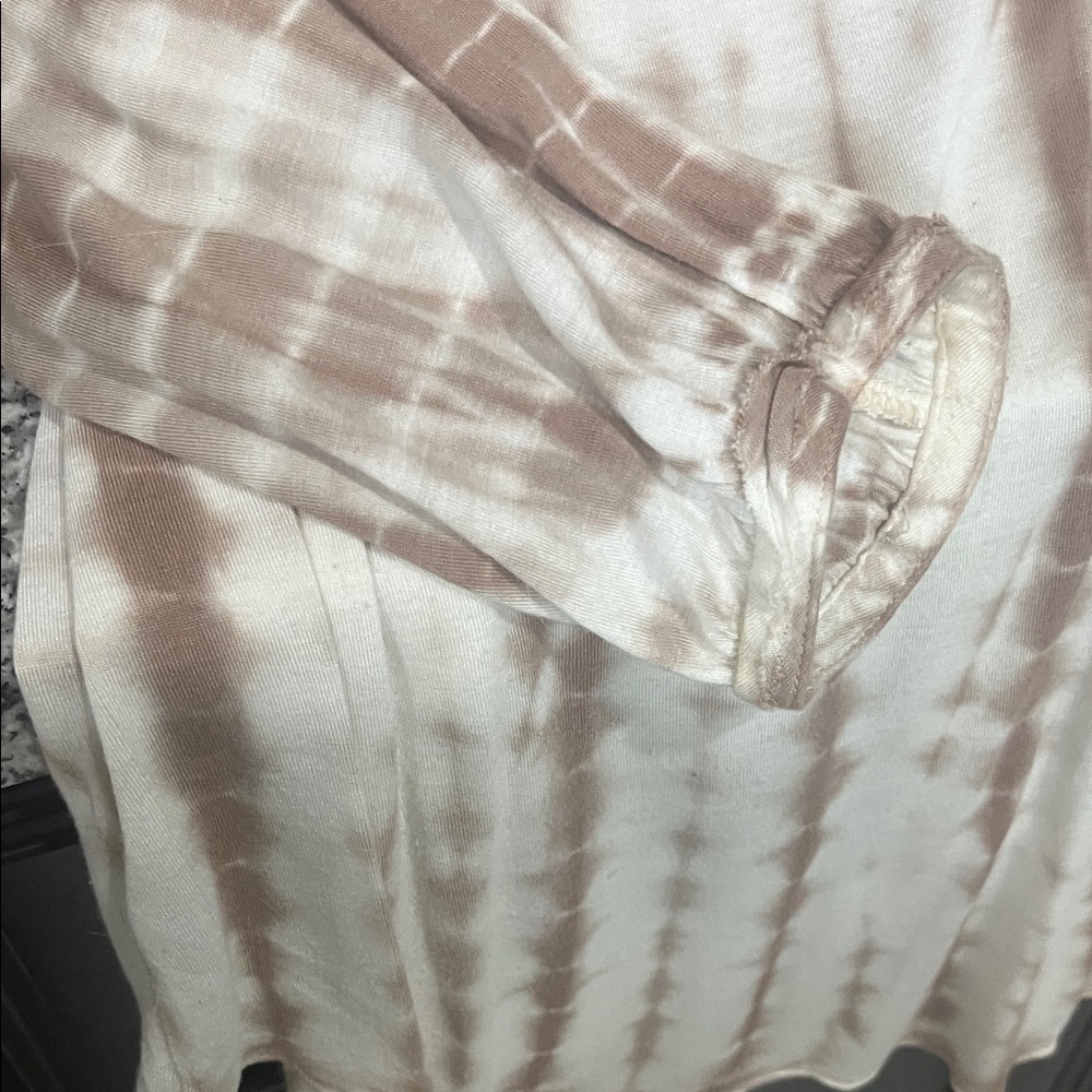 Young Fabulous & Broke Beige Tie-Dye Blouse - Picture 4 of 14